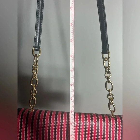 Ferragamo Ginny two-tone pink zigzag shoulder bag with gold chain shoulder strap - Picture 2 of 13